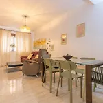 Apartamento Mundo Mencia - 3 Dormitorios En Triana